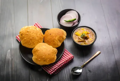 Aloo Poori [4 Pieces]