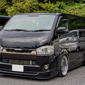 ハイエースバン TRH200V