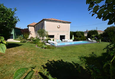 House with pool and terrace 4