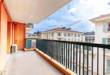 Apartment with terrace 2