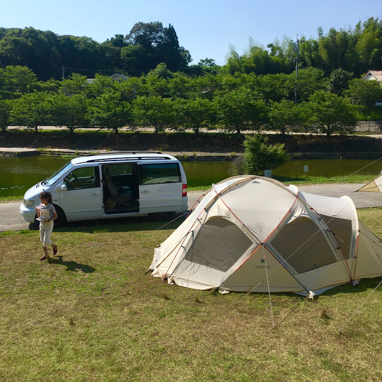 amsalonさんが投稿したＶクラス・W638・車中泊・キャンプに関するカスタム事例の投稿画像3枚目