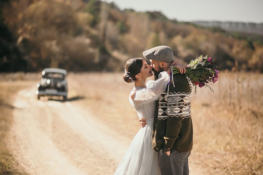 Wedding photographer Sveta Sukhoverkhova (svetasu). Photo of 21 December 2019