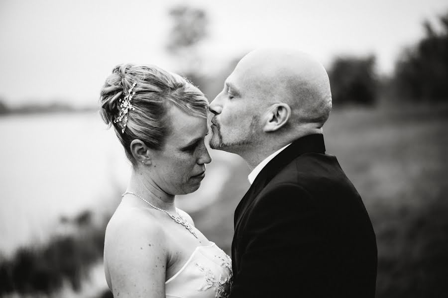 Fotógrafo de casamento Lars Timpelan (timpelan). Foto de 4 de setembro 2017