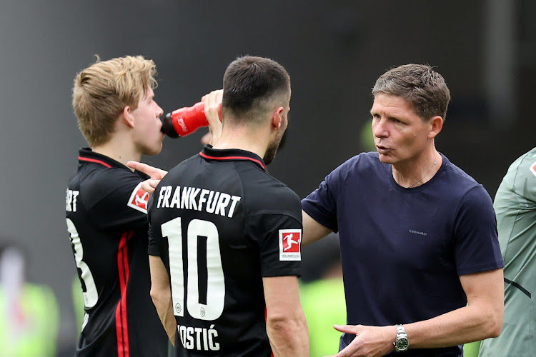 Frankfurt-coach Glasner houdt niet van rekenen: "Wij favoriet? Rangers heeft de tweede en de vierde van de Bundesliga verslagen en wij zijn pas elfde"