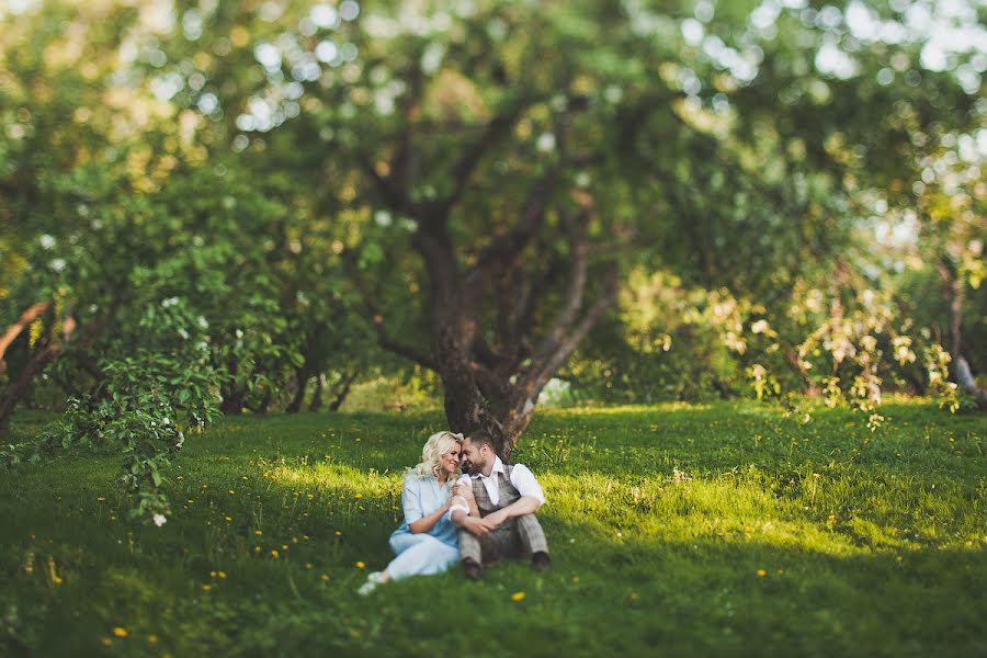 Fotografo di matrimoni Evgeniya Batysheva (b-bee). Foto del 30 maggio 2014