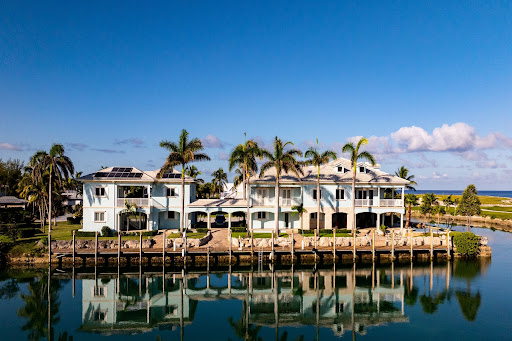 House with pool and terrace 4