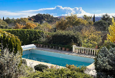 Maison avec piscine et terrasse 4