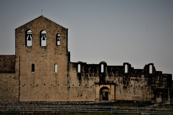 la chiesa senza tetto di fb