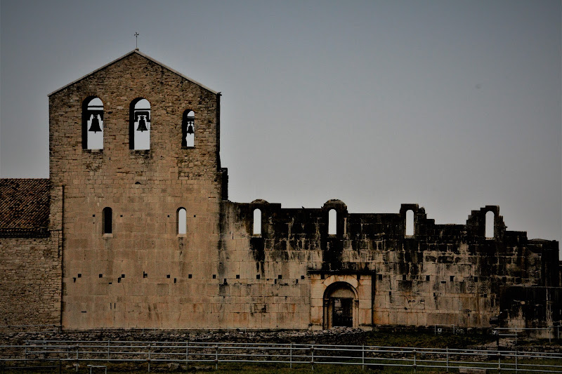 la chiesa senza tetto di fb