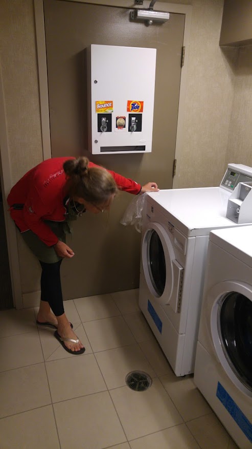 Wasmachines in de laundry room van het hotel