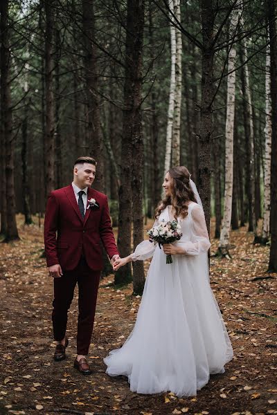 Fotógrafo de casamento Yuliya Savvateeva (savvateevajulia). Foto de 16 de setembro 2020