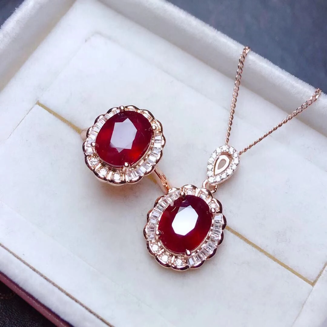 Title 7, Ruby Ring Pendant Set with Crystals. A stunning...