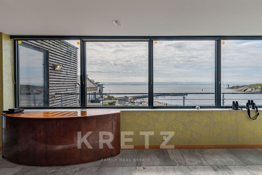 Seaside house with pool and terrace 1