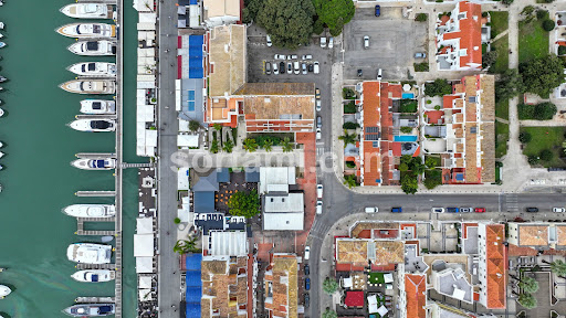 Villa avec piscine et terrasse 1