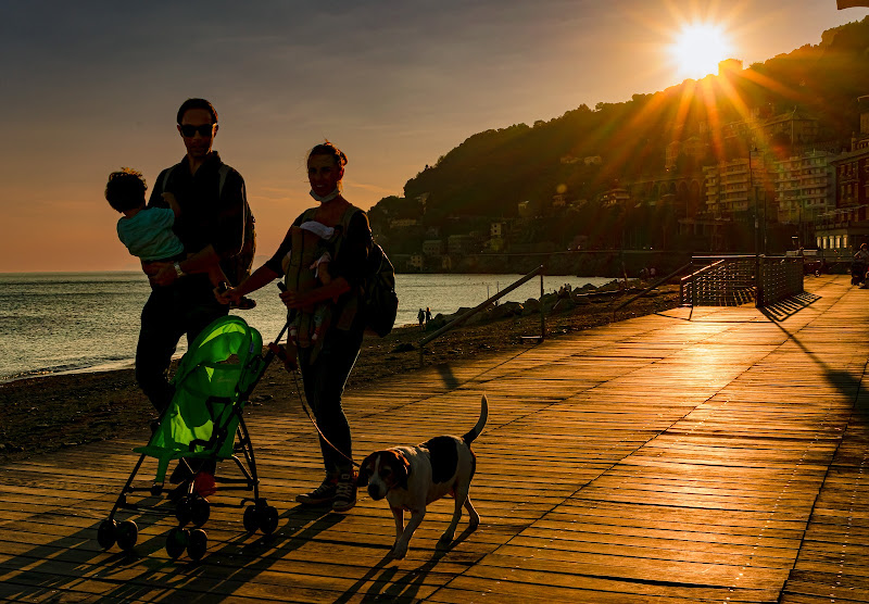 .Famiglia a passeggio di marinafranzone