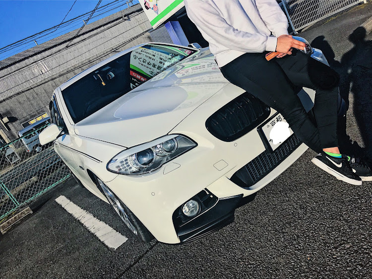 5シリーズ セダンのエムズガレージ・パクリ・彼女・bmw・大好きに関するカスタム事例の投稿画像1枚目