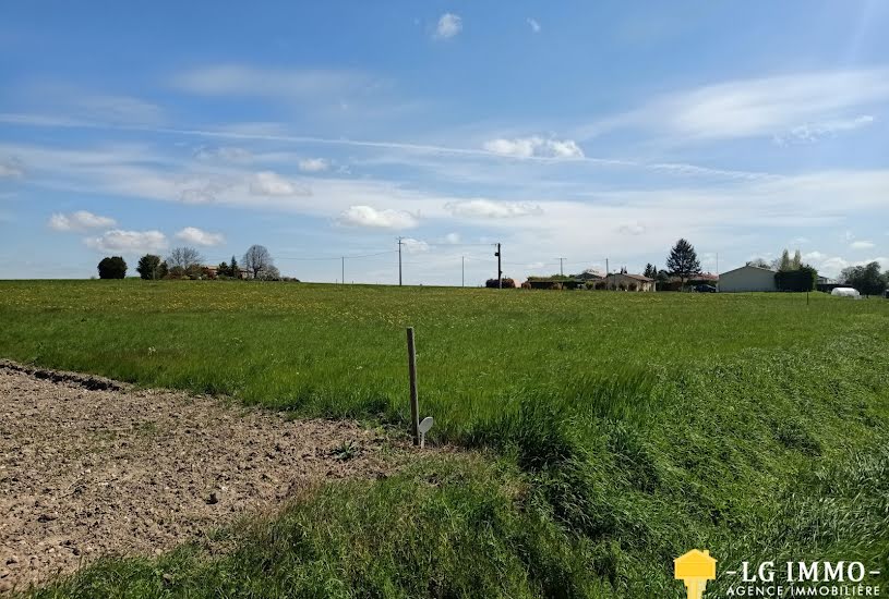  Vente Terrain à bâtir - 2 242m² à Saint-Ciers-du-Taillon (17240) 