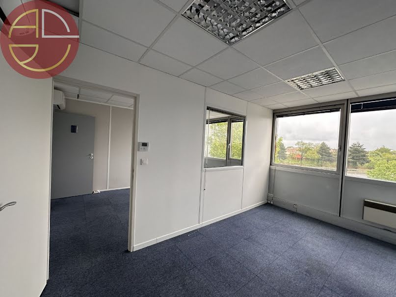 Vente locaux professionnels 5 pièces 126 m² à Blagnac (31700), 226 733 €