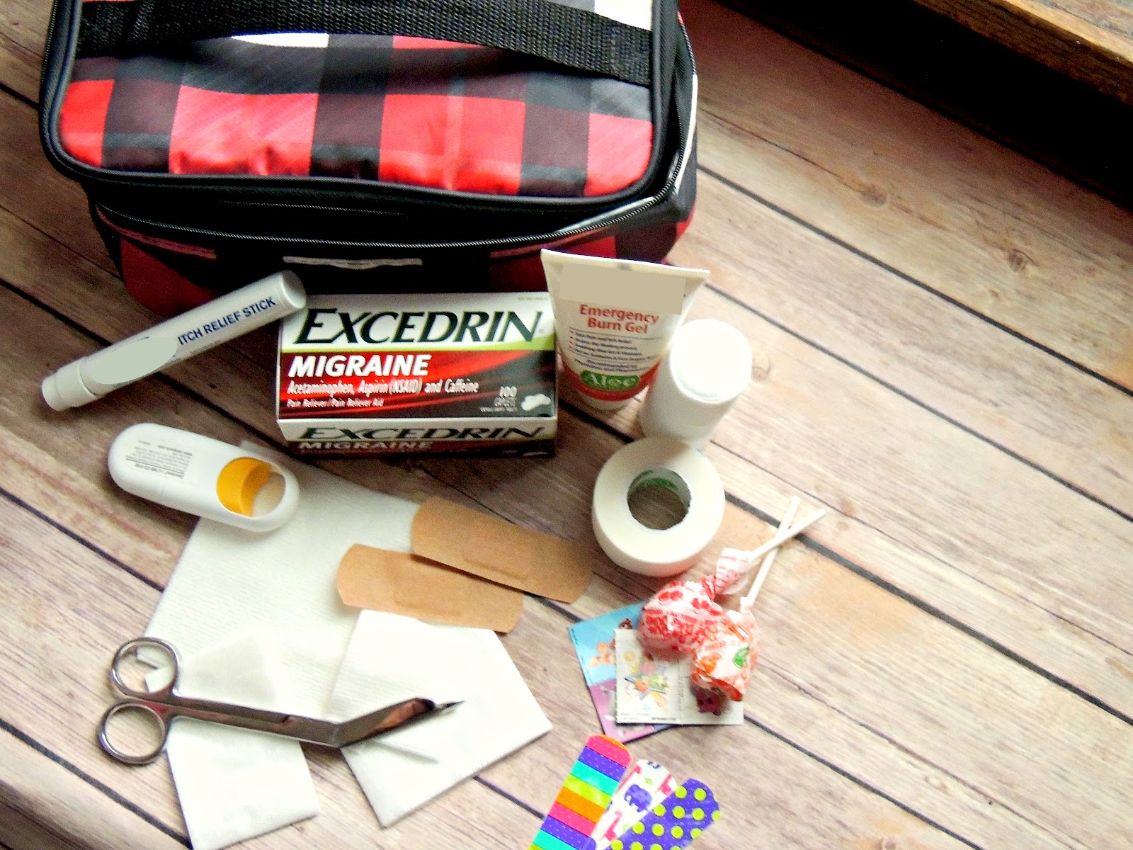 Excedrin® Migraine First Aid Kit for the Family #MoreMomentsWithExcedrin #CollectiveBias #ad 2.jpg