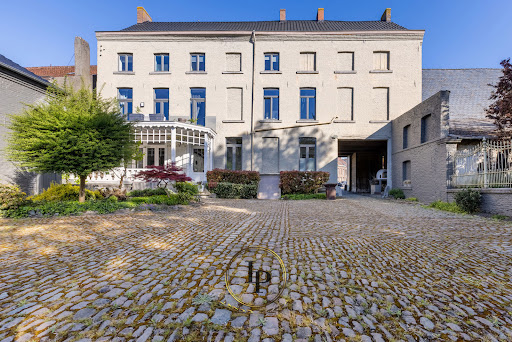Manor 3