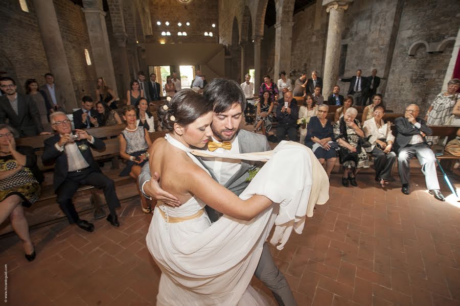 Fotógrafo de casamento Riccardo Guidi (fotocreazionipi). Foto de 3 de maio 2016