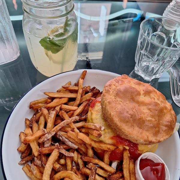 Lunch Menu with Cheeseburger and homemade lemonade