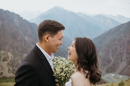 Wedding photographer Oksana Shuvalova (oksanashuvalova). Photo of 18 August 2023