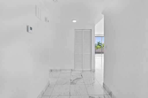 Apartment with pool 4