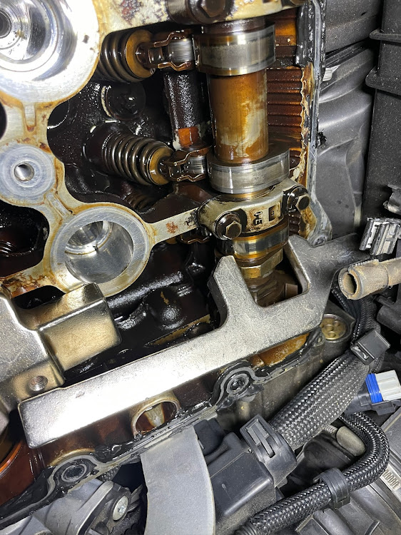 ハッシーさんが投稿したプジョー308・タイミングチェーン・SSTなしではムリ・DIYに関するカスタム事例の投稿画像2枚目