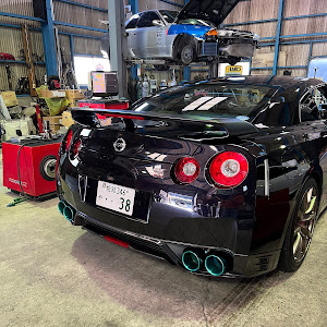 NISSAN GT-R R35