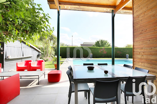 House with pool and terrace 5