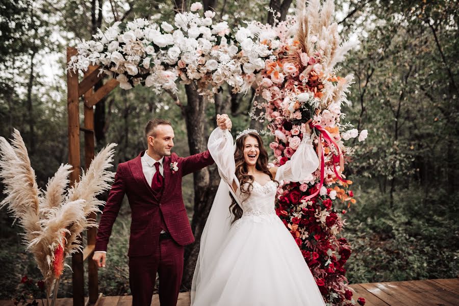 Fotografo di matrimoni Anyuta Aksyutina (anyta1yudina7777). Foto del 11 febbraio 2021