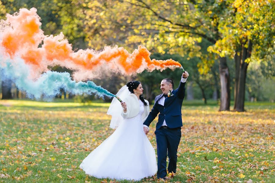 Wedding photographer Oksana Peshkova (ksyuhich). Photo of 24 October 2015