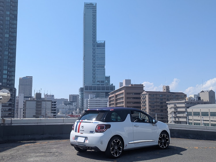 DS3 カブリオのあべのハルカス展望台・天王寺・大阪観光・パインアメソフトに関するカスタム事例の投稿画像1枚目