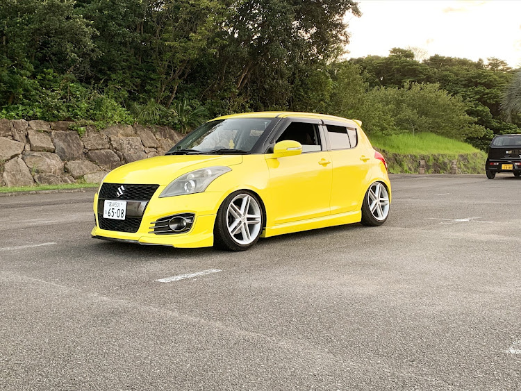 スイフトスポーツのスイフトスポーツ・zc32s・ファミリーカー・MOMO・宮崎県に関するカスタム事例の投稿画像1枚目