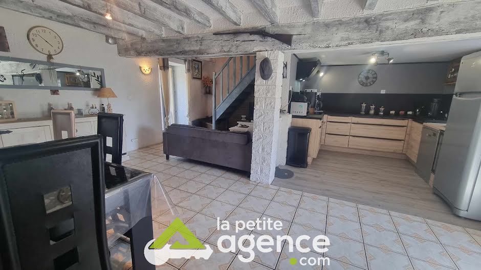 Vente maison 4 pièces 70 m² à Vierzon (18100), 106 500 €