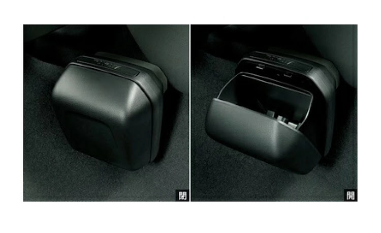 C-HRのCHR好きと繋がりたい・トヨタ純正クリーンボックス・ゴミ箱・パーツ売りますに関するカスタム事例の投稿画像1枚目