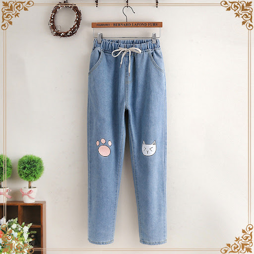 Title 3, Denim pants with an elastic waist, offering all...