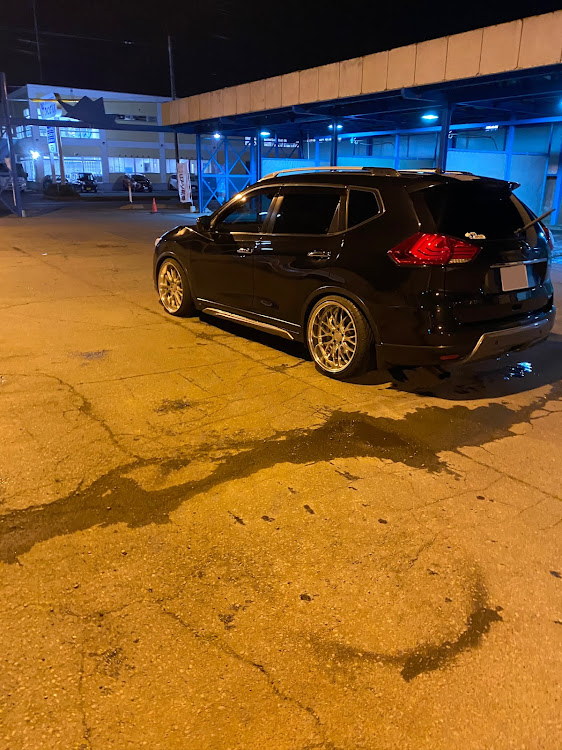 エクストレイルのエクストレイル・車高チョイ下げ・台風に気をつけて下さい・DIYに関するカスタム事例の投稿画像1枚目