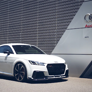 TT RS クーペ A6