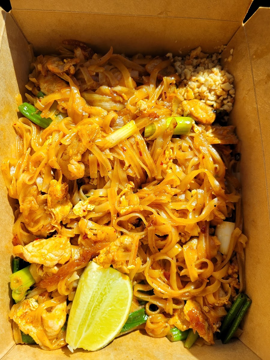 Pad thai with pork