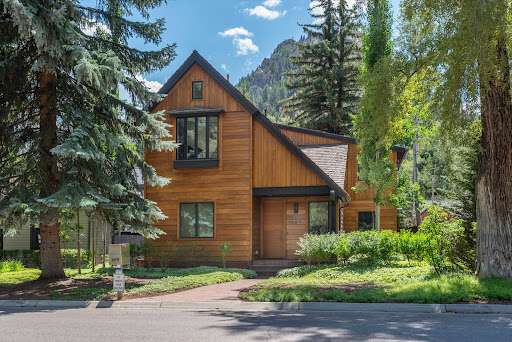 Prestige property for sale in Aspen (United States) - Wooden house with garden and mountains