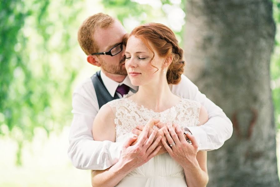 Fotógrafo de casamento Alexander Del Hierro (ivenkayephoto). Foto de 9 de maio 2019