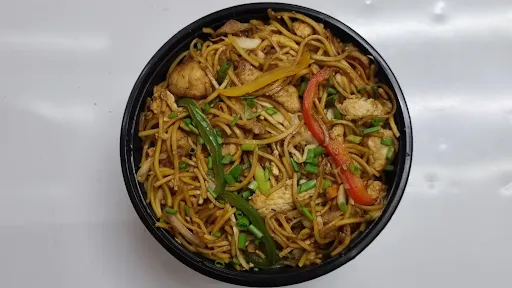 Chicken And Egg Chowmien [Serves 2]