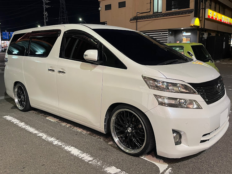 ヴェルファイアの自分チューン・DIY・車が好きな人と繋がりたい・ヴェルファイア・アルファードに関するカスタム事例の投稿画像1枚目