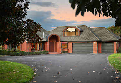 House with garden and terrace 13