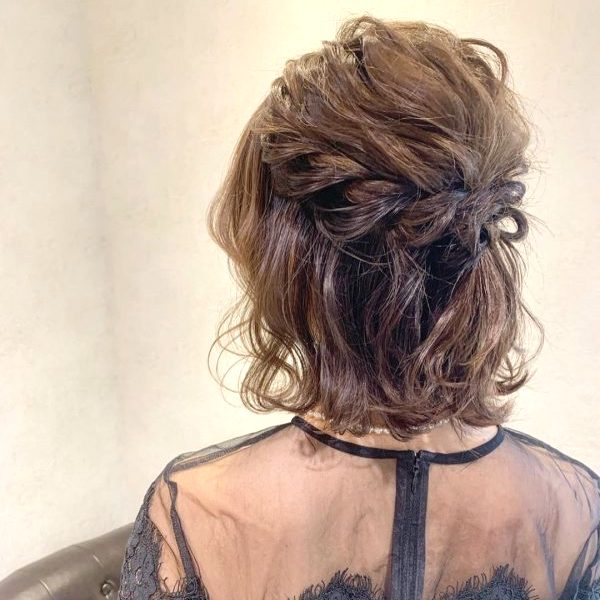 ぽっちゃりさん向け結婚式のお呼ばれヘアアレンジ15選 華やかな大人スタイル Trill トリル