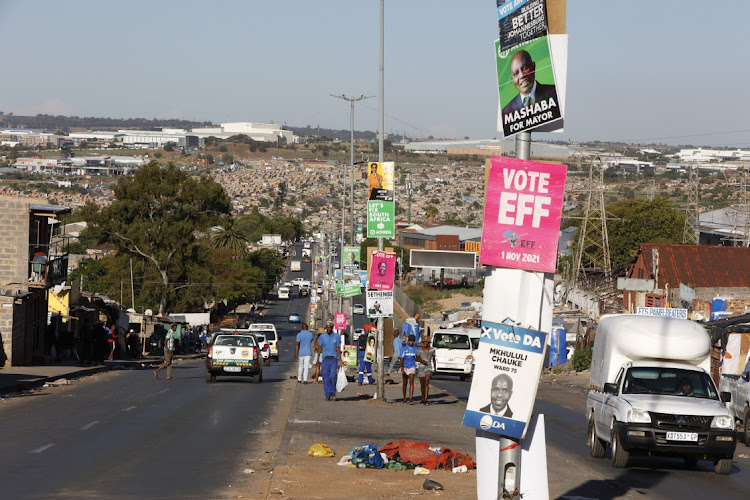 Seventy-four percent of South Africans would be happy if the country was governed by a coalition, the survey found.