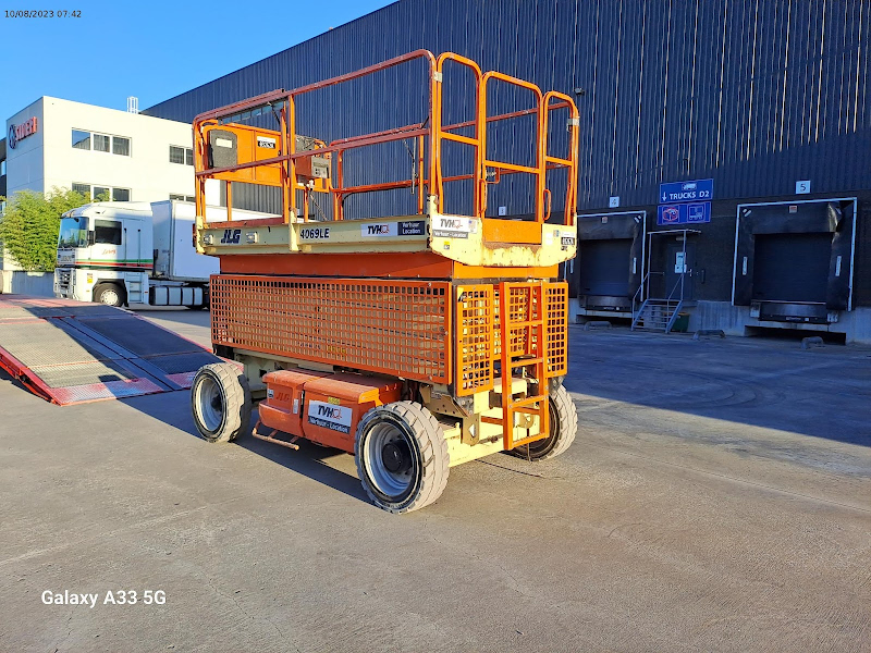 Picture of a JLG 4069LE