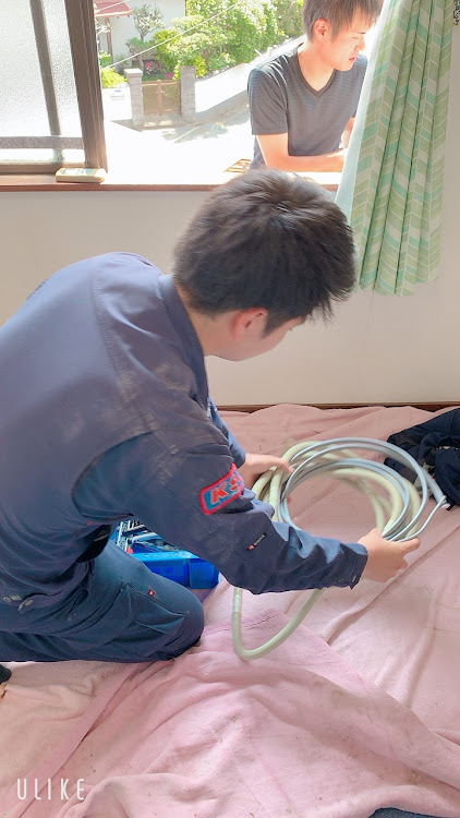 性同一性障害者💖博多の奏ちゃん さんが投稿した有休を取り自宅で電気工事の立会い・わたしは、ラパンのボンネット修理💖に関するカスタム事例の投稿画像7枚目